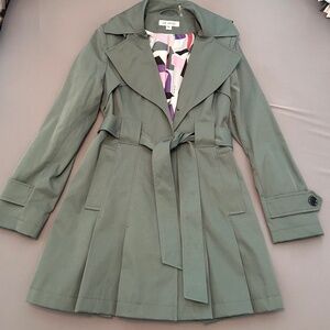 Via Spiga - Double Breasted Water Repellent Trench Coat (Petite) deep sea PS